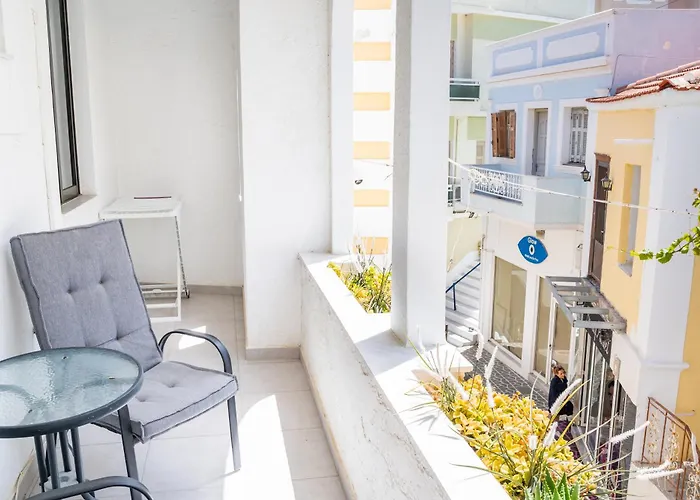 Mimis & Connie 1 Апартаменты *