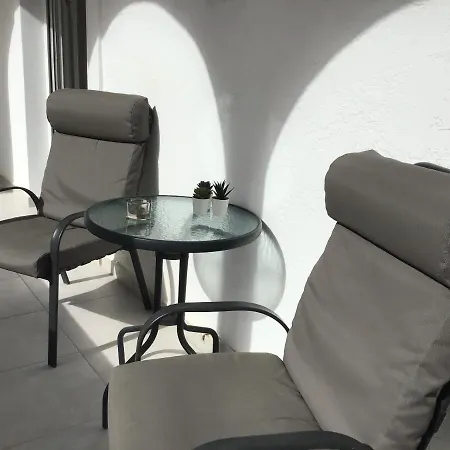 아파트 Mimis & Connie 1